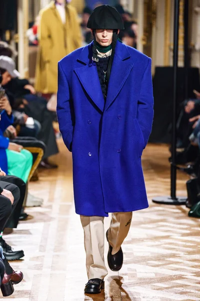 Look 48